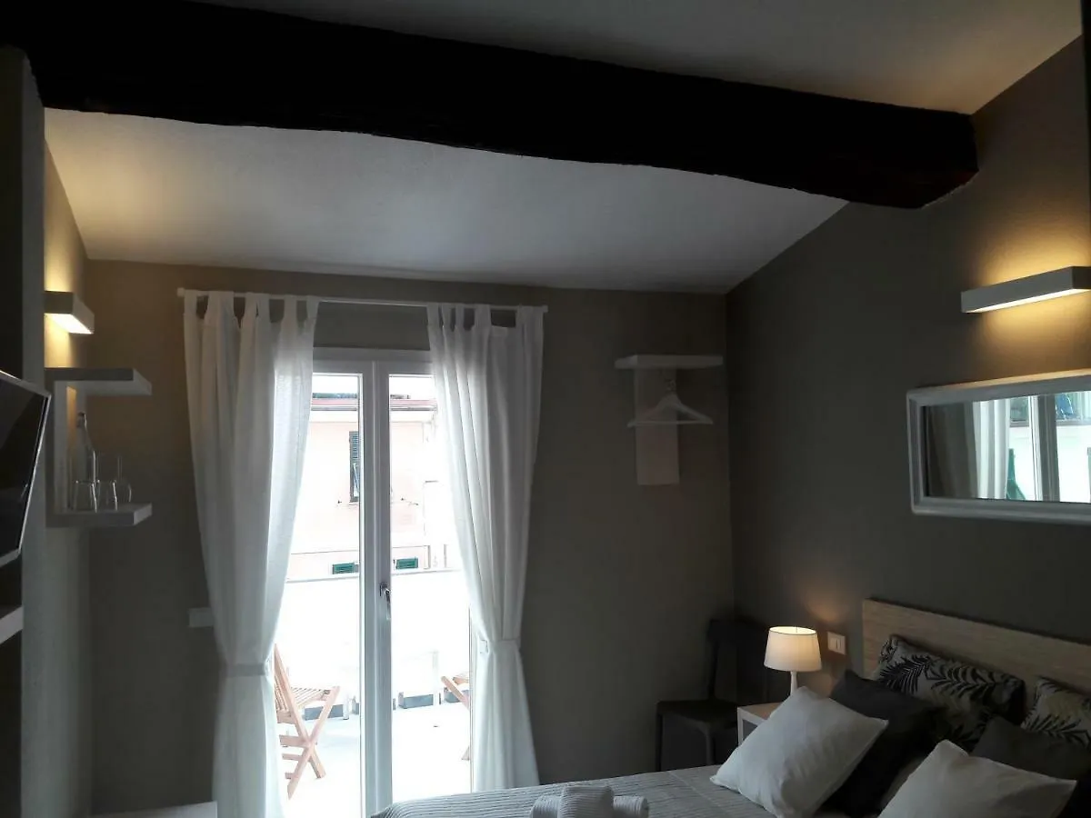 Santa Marta Rooms - Vernazza